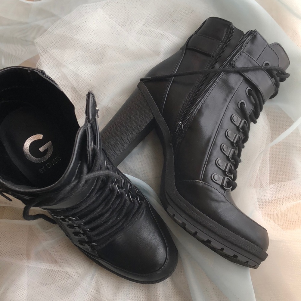 Almost NEW Guess laced booties
